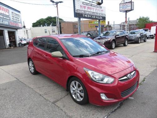 2013 Hyundai Accent SE