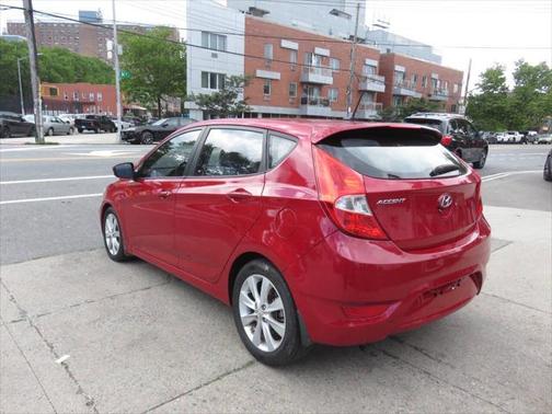 2013 Hyundai Accent SE
