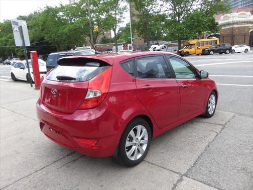 2013 Hyundai Accent SE