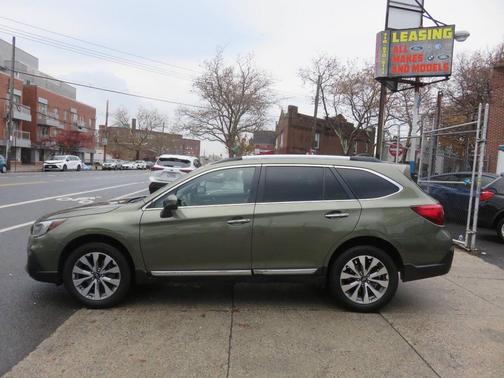 2018 Subaru Outback 2.5i Touring
