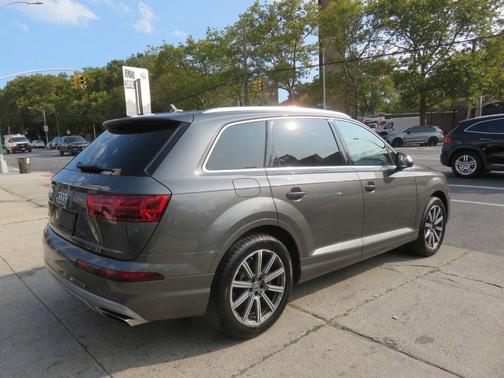 2019 Audi Q7 45 Premium Plus