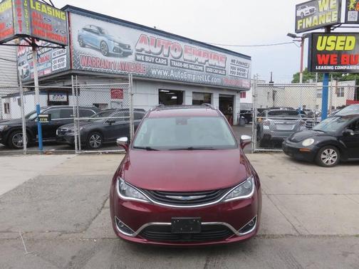 Velvet Red Pearlcoat 2018 Chrysler Pacifica Hybrid Limited