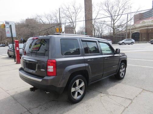 Granite Crystal Metallic Clearcoat 2016 Jeep Patriot High Altitude