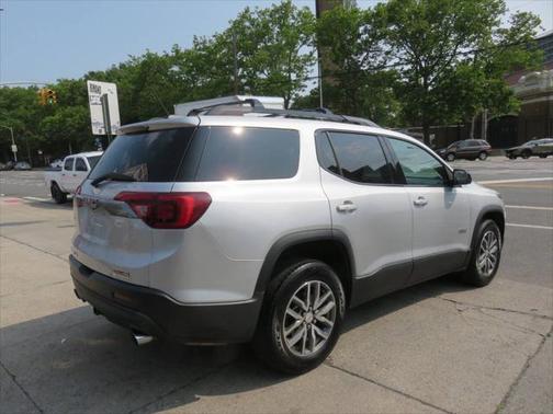 2017 GMC Acadia SLE-2