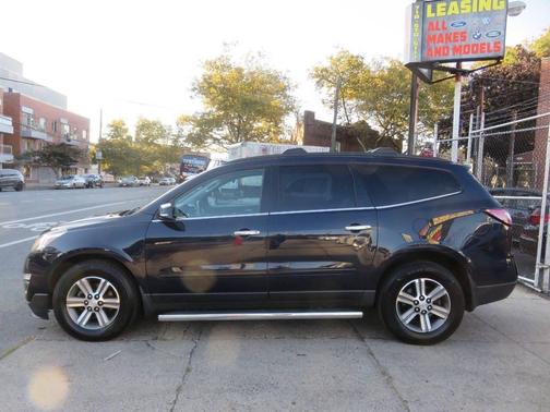2017 Chevrolet Traverse 2LT