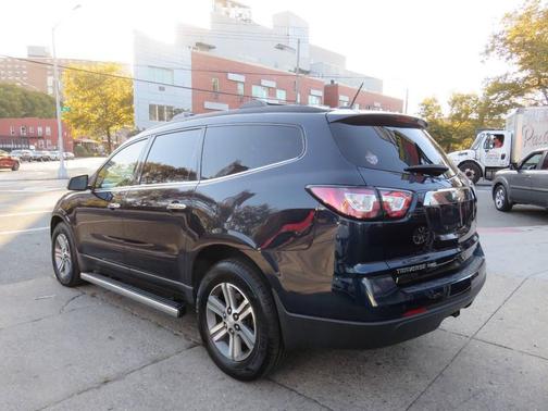 2017 Chevrolet Traverse 2LT