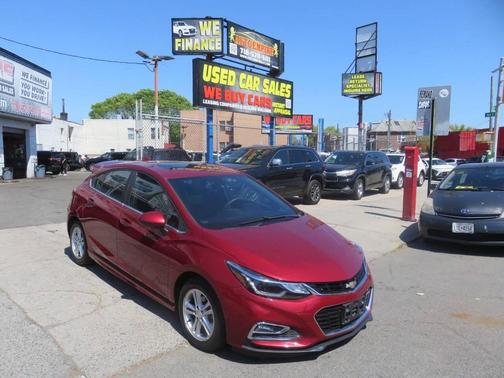Red 2017 Chevrolet Cruze LT