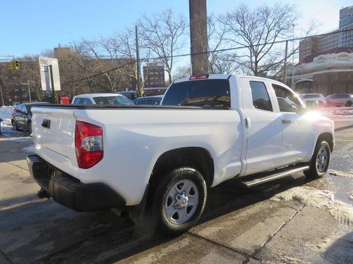 2017 Toyota Tundra SR