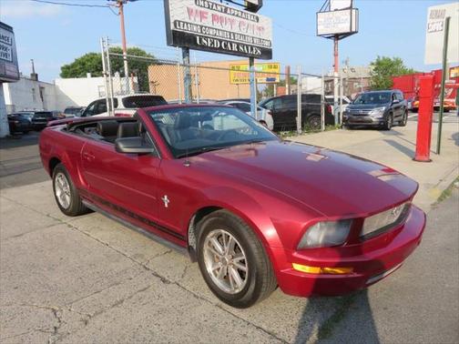 2005 Ford Mustang Deluxe