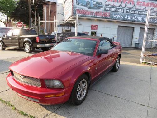 2005 Ford Mustang Deluxe