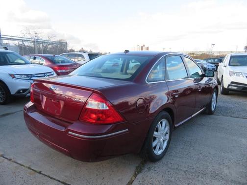 Photo 2 of 32 of 2007 Ford Five Hundred Limited