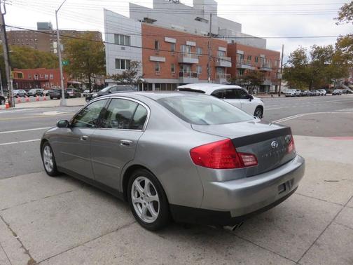 2004 INFINITI G35 Base