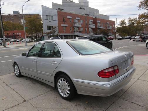 2001 Mercedes-Benz E-Class E 320 4dr Sedan