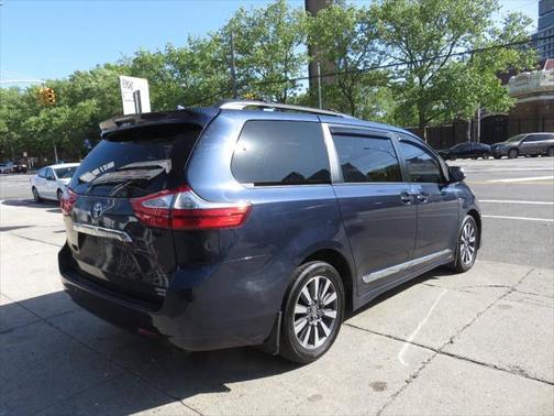 2018 Toyota Sienna Limited Premium