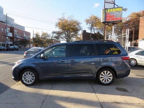 2016 Toyota Sienna XLE