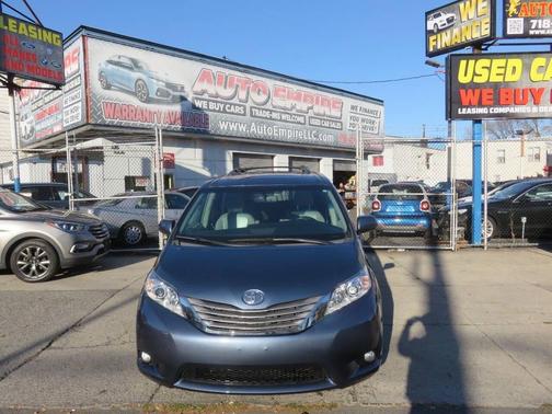 2016 Toyota Sienna XLE