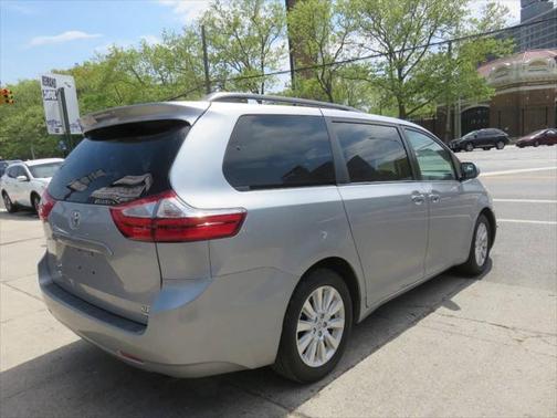 2015 Toyota Sienna XLE