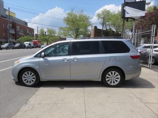 2015 Toyota Sienna XLE