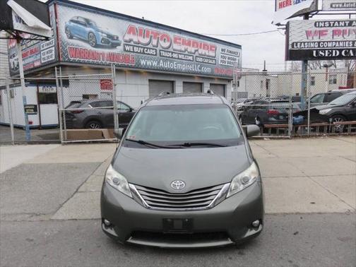 2011 Toyota Sienna XLE
