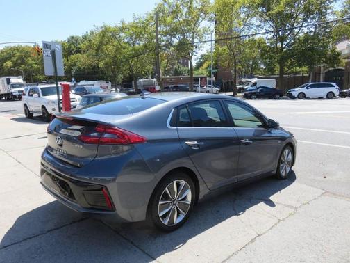 2017 Hyundai IONIQ Hybrid Limited