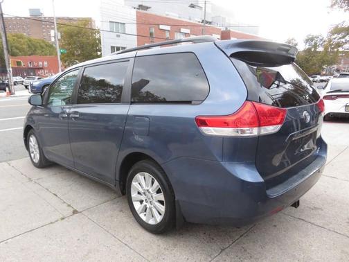 2014 Toyota Sienna XLE
