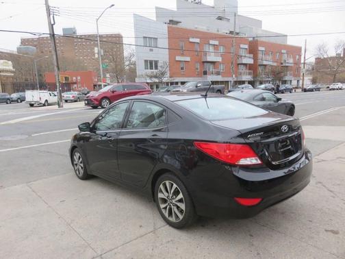 Ultra Black Pearl 2017 Hyundai Accent Value Edition
