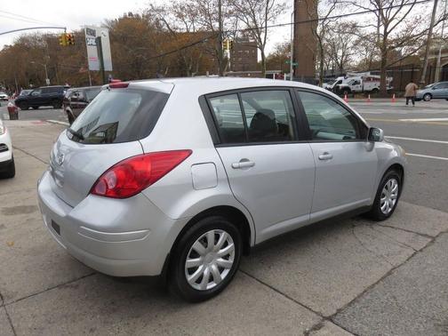 2011 Nissan Versa 1.8 S