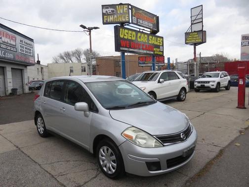 2011 Nissan Versa 1.8 S