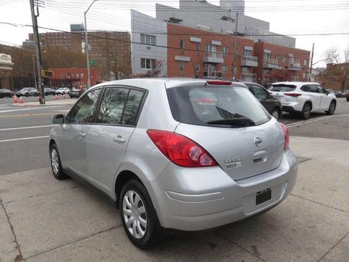 2011 Nissan Versa 1.8 S
