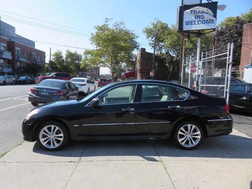 2010 INFINITI M35x Base