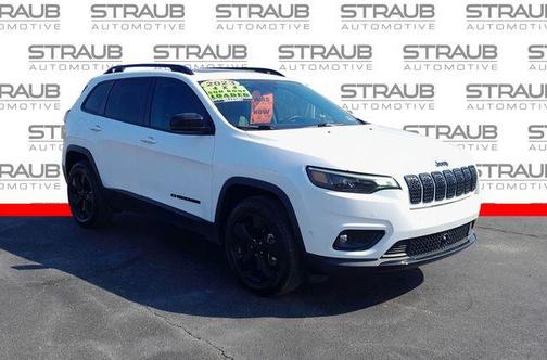 Bright White Clearcoat 2023 Jeep Cherokee Altitude Lux