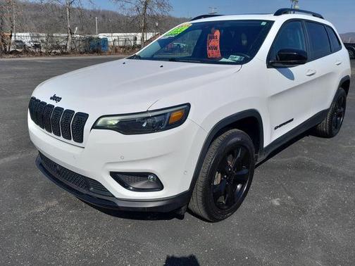 Bright White Clearcoat 2023 Jeep Cherokee Altitude Lux