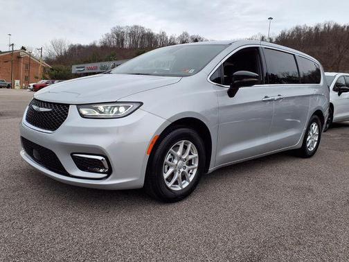 Silver Mist Clearcoat 2026 Chrysler Pacifica Select