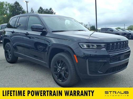 Diamond Black 2026 Jeep Grand Cherokee Laredo