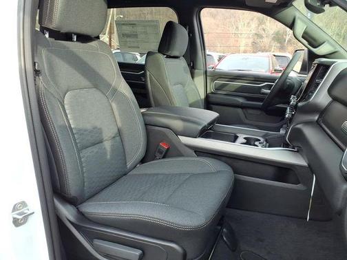 Bright White Clearcoat 2026 RAM 1500 Big Horn/Lone Star