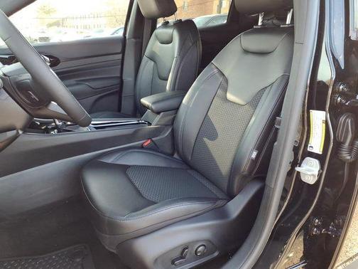 Diamond Black 2026 Jeep Compass Latitude