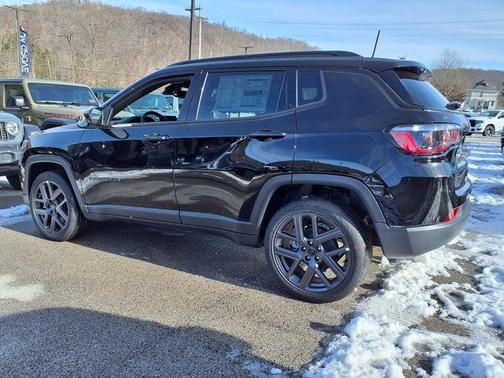 Diamond Black 2026 Jeep Compass Latitude