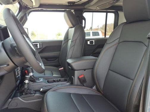 Anvil Clearcoat 2026 Jeep Gladiator Sport