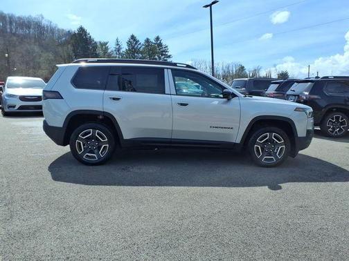 Silver Zynith Clearcoat 2026 Jeep Cherokee LAREDO/LIMITED