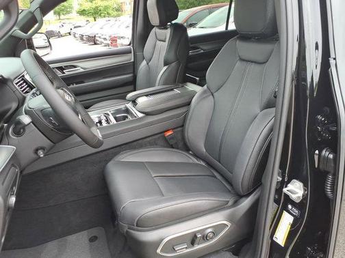 Gloss Black 2026 Jeep Grand Wagoneer LIMITED ALTITUDE