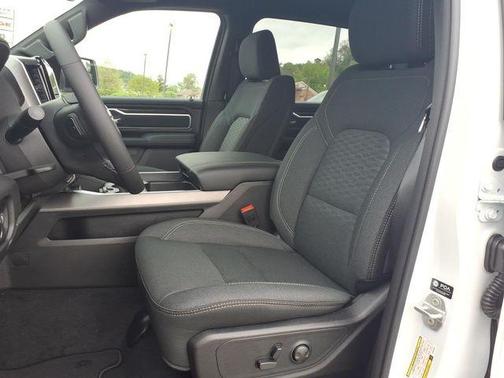 Bright White Clearcoat 2026 RAM 1500 Big Horn/Lone Star