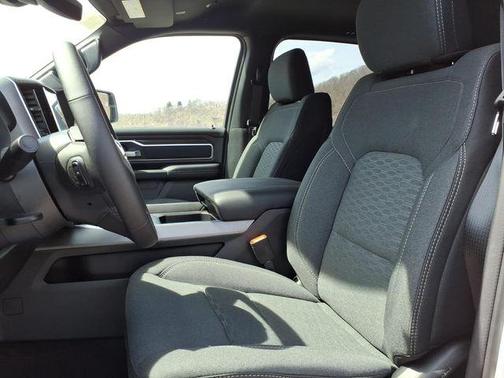 Bright White Clearcoat 2026 RAM 1500 Big Horn/Lone Star