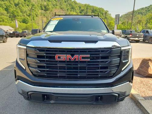 Onyx Black 2025 GMC Sierra 1500 Pro