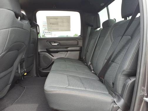 Granite Crystal Clearcoat Metallic 2026 RAM 1500 Express