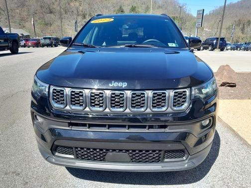 Diamond Black 2024 Jeep Compass Latitude