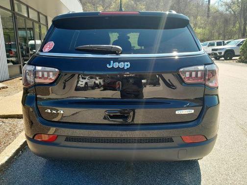 Diamond Black 2024 Jeep Compass Latitude