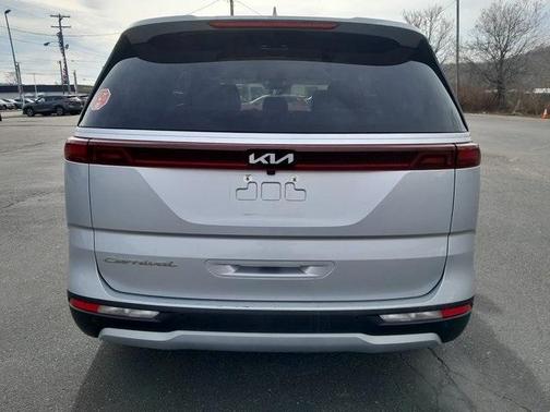 2022 Kia Carnival LXS