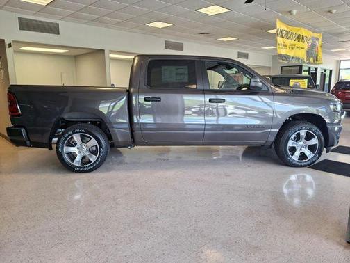 Granite Crystal Clearcoat Metallic 2026 RAM 1500 Express