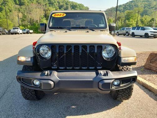 Limited Edition Gobi Clearcoat 2022 Jeep Gladiator Sport