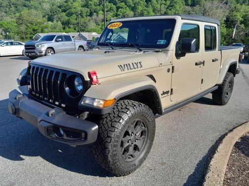 Limited Edition Gobi Clearcoat 2022 Jeep Gladiator Sport